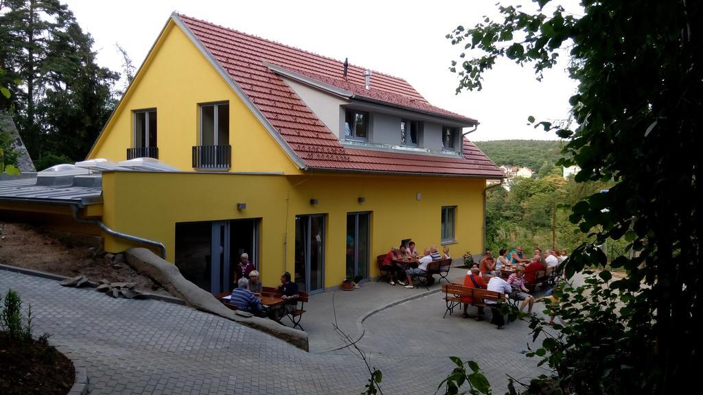 Hotel Mezi Stromy à Horakov Extérieur photo