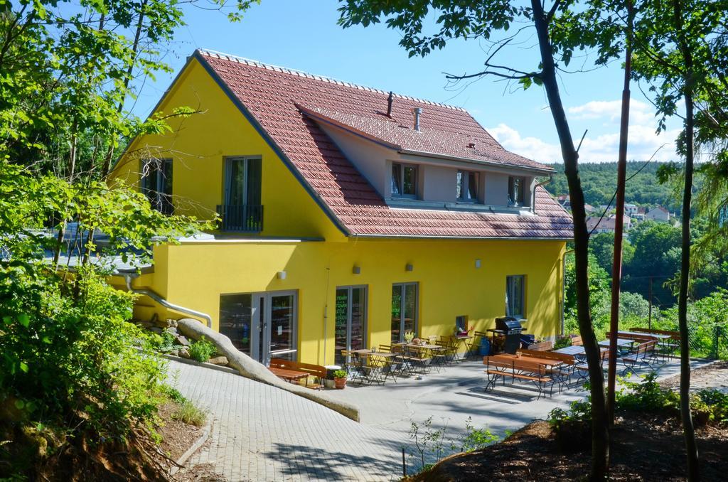 Hotel Mezi Stromy à Horakov Extérieur photo